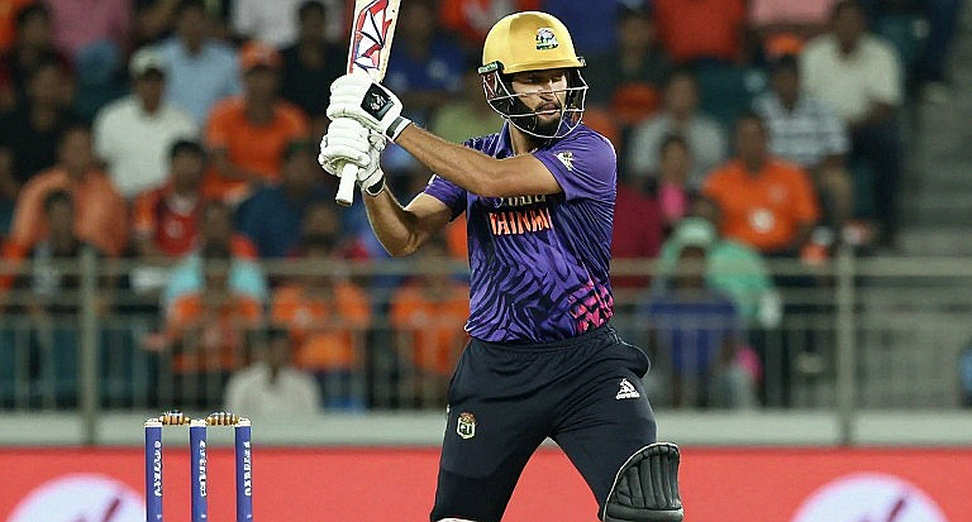 Powerplay Blitz: India Chase 199 in 13.2 Overs With 40 Balls to Spare Powerplay Blitz: India Chase 199 in 13.2 Overs With 40 Balls to Spare
