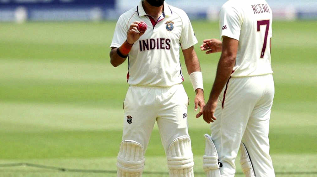 स्मिथ बाहर, ऑस्ट्रेलिया ने न्यूलैंड्स में चुना पहले गेंदबाज़ी का जोखिम भरा रास्ता स्मिथ बाहर, ऑस्ट्रेलिया ने न्यूलैंड्स में चुना पहले गेंदबाज़ी का जोखिम भरा रास्ता