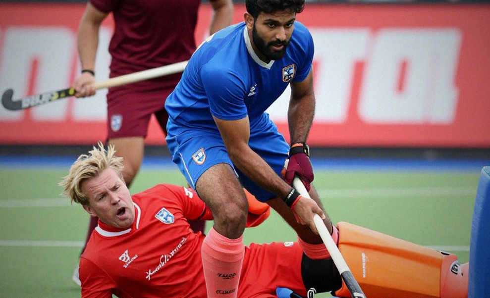 The 20th Trinity–Thomian Hockey Encounter: A Scoresheet Built Above the Reel